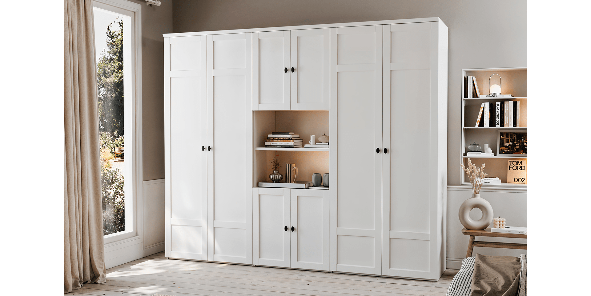 Armoire dressing 4 portes battantes 2 niches BEAUMONT slider image n°1